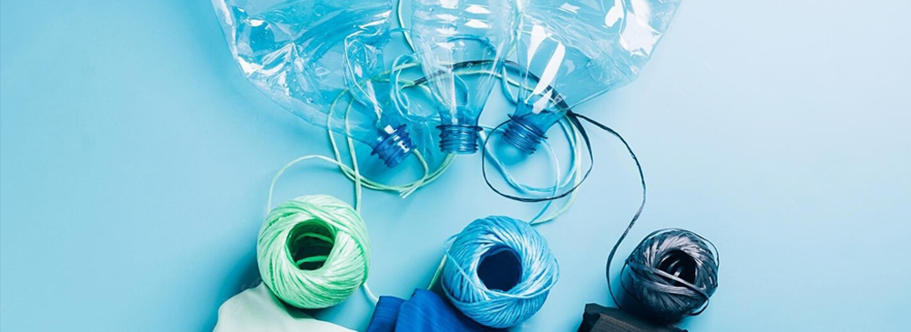 Пластиковая мода: почему перерабатывать бутылки удобнее, чем текстиль? 